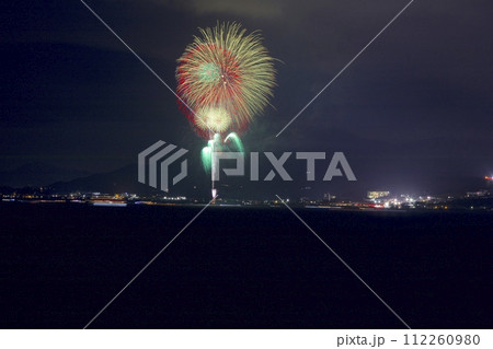 淡路市夏まつり花火大会(須磨浦公園より明石海峡越しに見る) 淡路市夏まつり花火大会(須磨浦公園より明石海峡越しに見る) 112260980