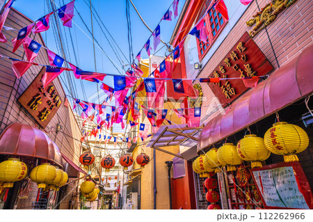 日本の横浜都市景観 横浜中華街の台南小路などを望む＝2月28日 112262966