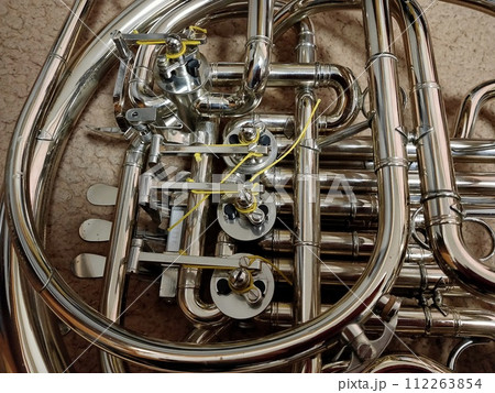 紐式ロータリーのホルンの裏側 紐式ロータリーのホルンの裏側 112263854