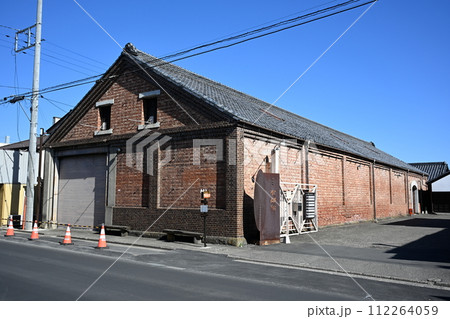 群馬・桐生市　有鄰館（桐生市指定重要文化財）　煉瓦藏 112264059