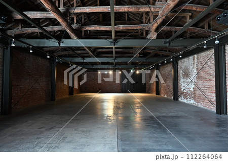 群馬・桐生市　有鄰館（桐生市指定重要文化財）　煉瓦藏 112264064