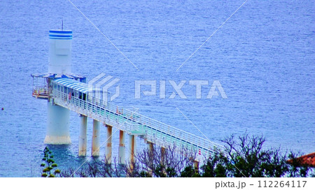 沖縄県 ブセナ海中公園 海中展望塔の風景 沖縄県 ブセナ海中公園 海中展望塔の風景 112264117