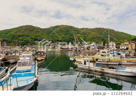 鞆の浦 港の風景(広島県福山市) 鞆の浦 港の風景(広島県福山市) 112264602