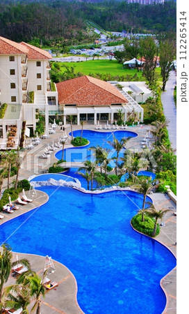 南国リゾートのプール 南国リゾートのプール 112265414