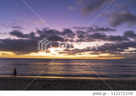 カピオラニパークビーチ・夕景	 112272339