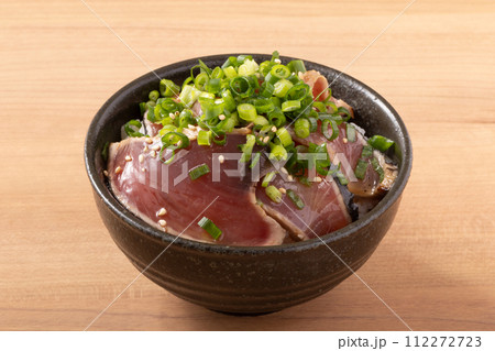 鰹たたきの漬け丼 鰹たたきの漬け丼 112272723