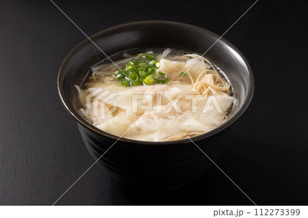 ［香港産　蝦子麺］ワンタン麺 112273399