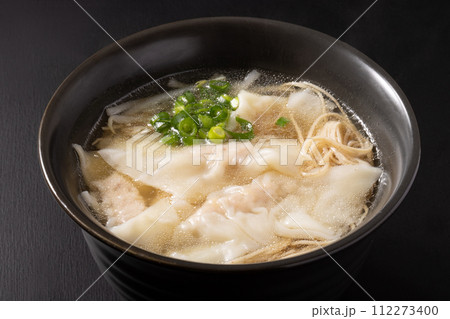 ［香港産　蝦子麺］ワンタン麺 112273400