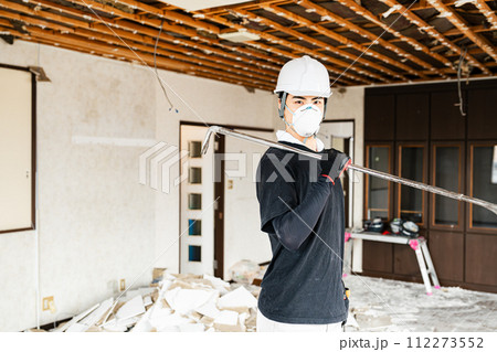 解体業の作業員 解体業の作業員 112273552