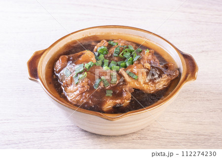 Stewed pork trotters 112274230