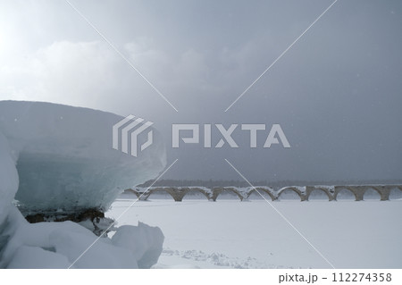 冬のタウシュベツ 冬のタウシュベツ 112274358