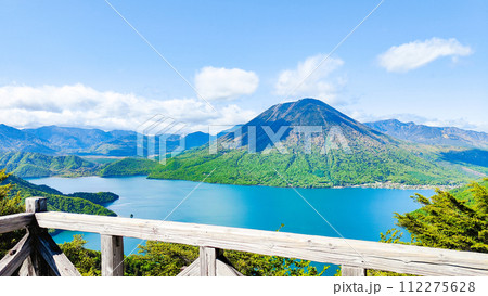 半月山展望台から中禅寺湖・男体山の眺め(5月) 半月山展望台から中禅寺湖・男体山の眺め(5月) 112275628