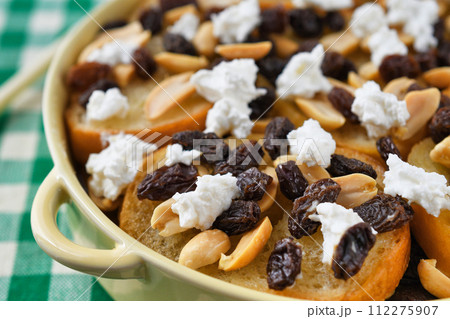 四旬節に食べるメキシコの伝統的なデザート カピロターダ 四旬節に食べるメキシコの伝統的なデザート カピロターダ 112275907