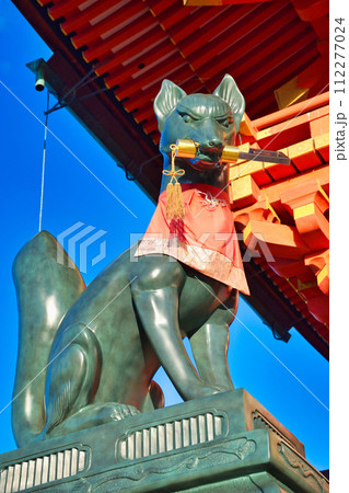 京都 伏見稲荷大社 修復後の現在の狛狐 京都 伏見稲荷大社 修復後の現在の狛狐 112277024
