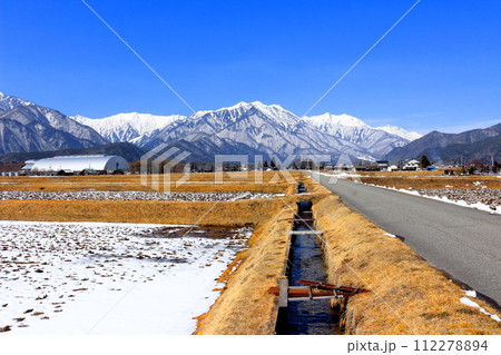 3月の信濃大町からの北アルプス　　　信州の山々　　　信州の風景　　　信州の自然 112278894