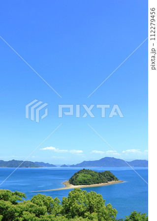 大芝島からハート島 とびしま海道 四国方面を望む 112279456