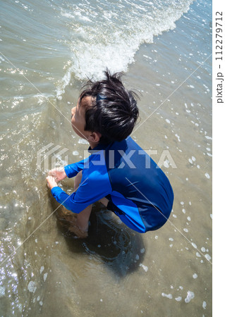 Ocean bathing Ocean bathing 112279712
