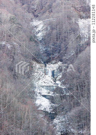 谷間の砂防えん堤 112281148