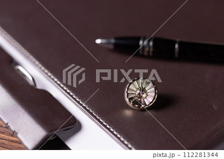 弁護士バッジ　 112281344