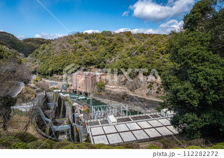 天ケ瀬ダムと旧宇治川電気志津川発電所跡 京都府宇治市 天ケ瀬ダムと旧宇治川電気志津川発電所跡 京都府宇治市 112282272