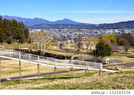 神奈川県 県立おだわら諏訪の原公園の陽だまりの丘とローラーすべり台 神奈川県 県立おだわら諏訪の原公園の陽だまりの丘とローラーすべり台 112283156