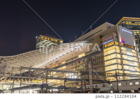 JR大阪駅　駅ビル　大阪・梅田都市夜景 112284184
