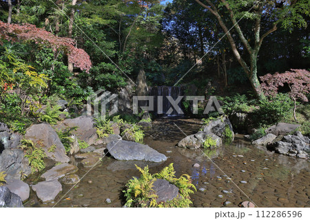 waterfall at the Koishikawa Korakuen garden, japan Nov 29 2023 112286596
