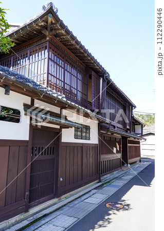 中世の港町から近世の城下町へと発展した小浜西組の伝統的な町並み(福井県小浜市) 中世の港町から近世の城下町へと発展した小浜西組の伝統的な町並み(福井県小浜市) 112290446