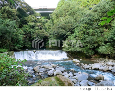 霧島川の風景　（鹿児島県霧島市） 112292103
