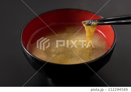 ［北海道産］とろろ昆布　味噌汁 112294589