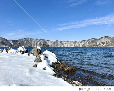 本栖湖の冬景色 本栖湖の冬景色 富士山の冬景色の楽しみ方8選！ 冬に