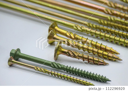 The various type of zinc coating screw. The various type of zinc coating screw. 112296920