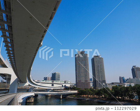 (東京都)レインボーブリッジ遊歩道からの眺め (東京都)レインボーブリッジ遊歩道からの眺め 112297029