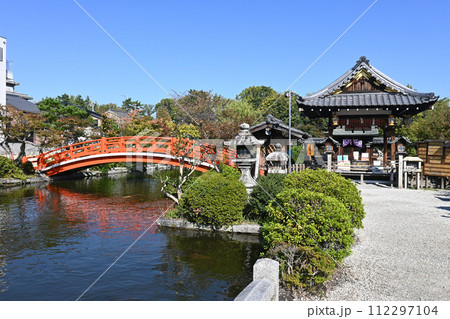 10月に参る京都祇園祭の発祥地 神泉苑 112297104