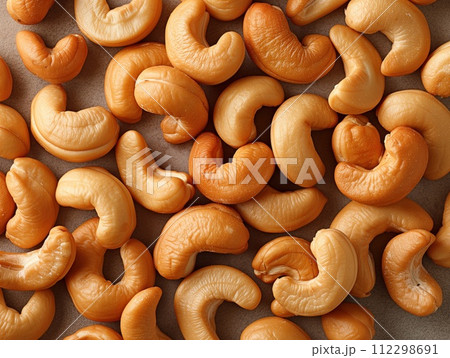 cashew nuts close up top view 112298691