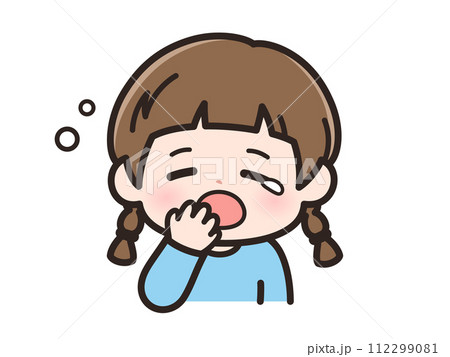 眠いの女の子の顔 112299081