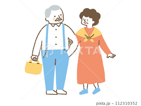 買い物をしている腕組みをした高齢夫婦_色 112310352