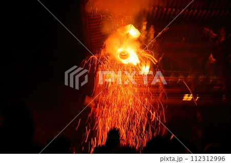 春を呼ぶお松明　修二会　令和六年 112312996