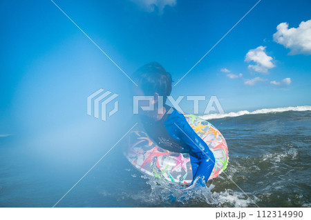 Ocean bathing Ocean bathing 112314990