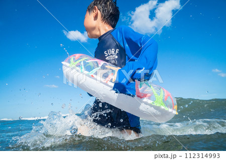 Ocean bathing Ocean bathing 112314993