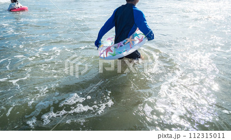 Ocean bathing Ocean bathing 112315011