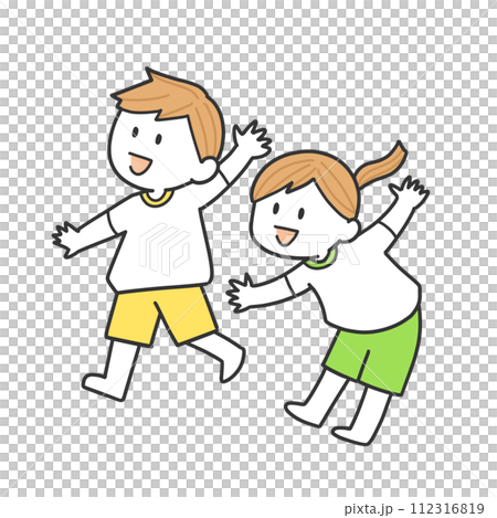 楽しそうにはしゃぐ体操服の子供達 112316819