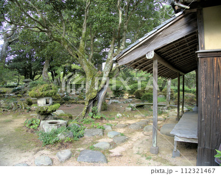萩城址花江茶亭の縁側 山口県萩市堀内 萩城址花江茶亭の縁側 山口県萩市堀内 112321467