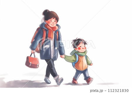 お母さんと手を繋いで歩く少年 112321830