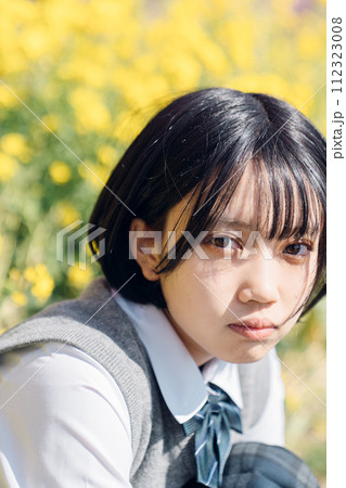 桜と女子高生 桜と女子高生 112323008