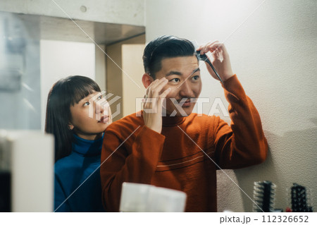 カップルの休日 112326652