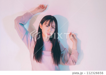 女性 ネオンカラー 女性 ネオンカラー 112326656