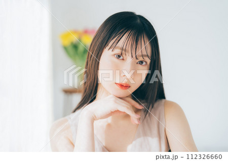 若い女性のビューティーイメージ 若い女性のビューティーイメージ 112326660