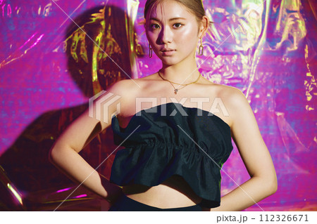 アイドル・ダンサーの女性イメージ 112326671