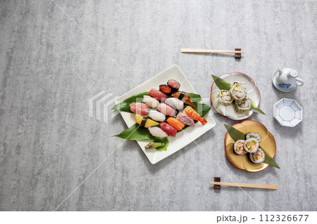 和食、寿司、握りずし俯瞰撮影 112326677